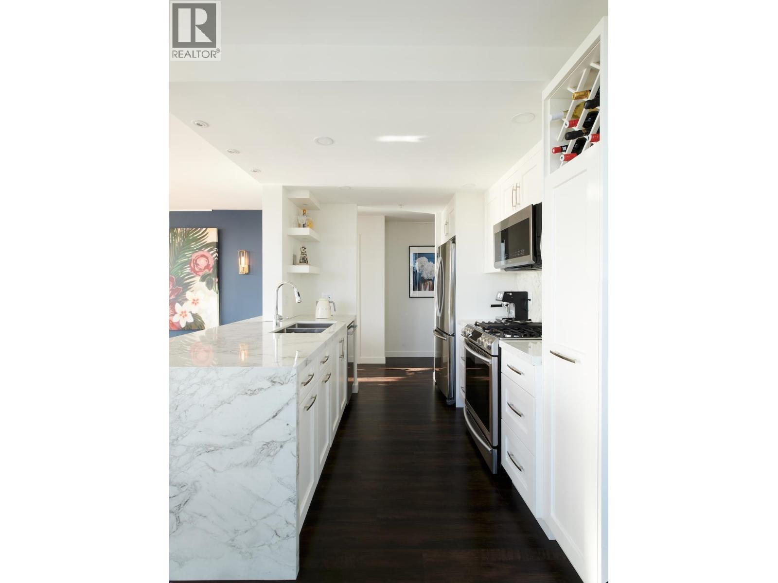 1077 Marinaside Crescent, Vancouver, British Columbia  V6Z 2Z4 - Photo 2 - R3037918