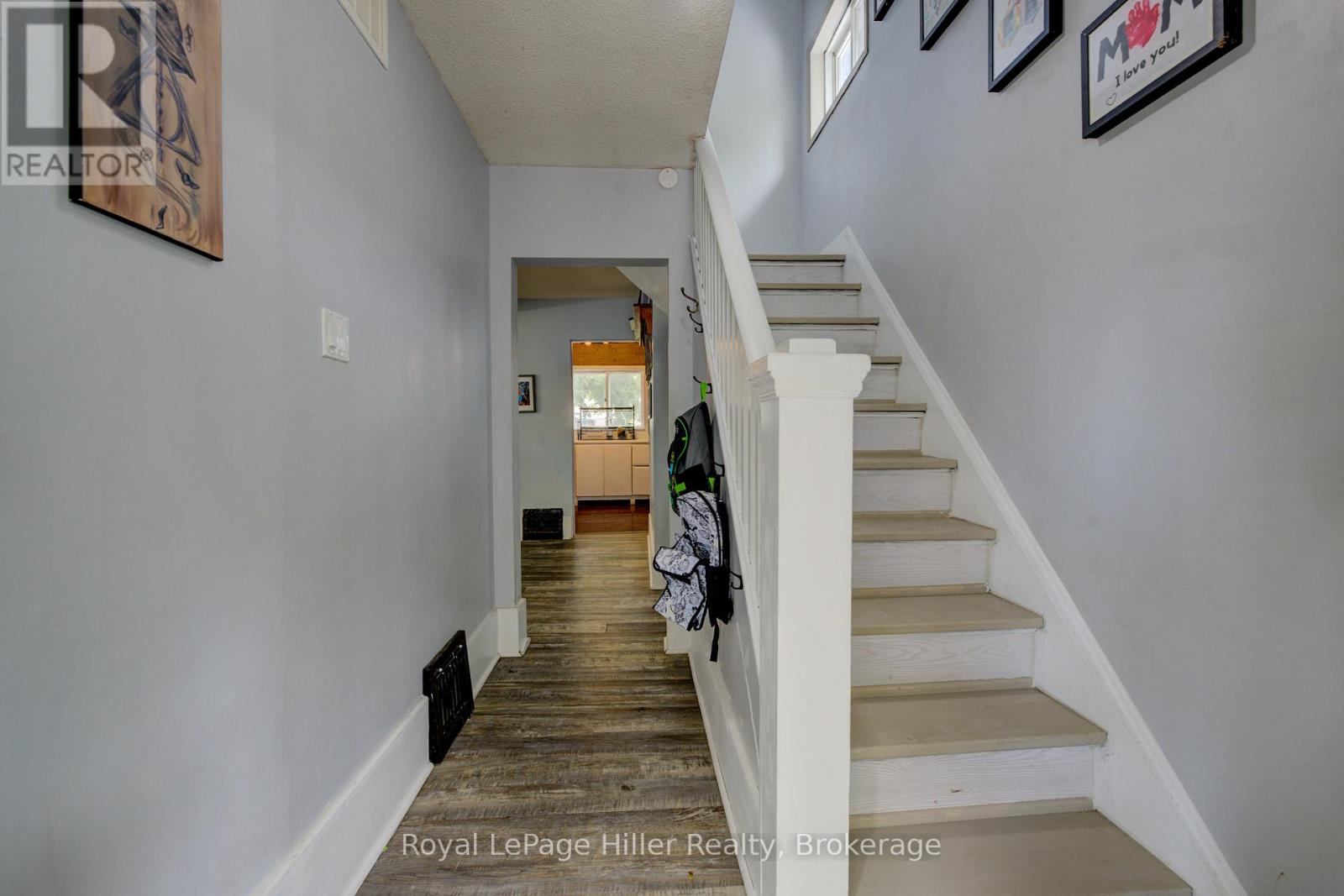 104 Trinity Street, Stratford, Ontario  N5A 4P6 - Photo 5 - X12350586