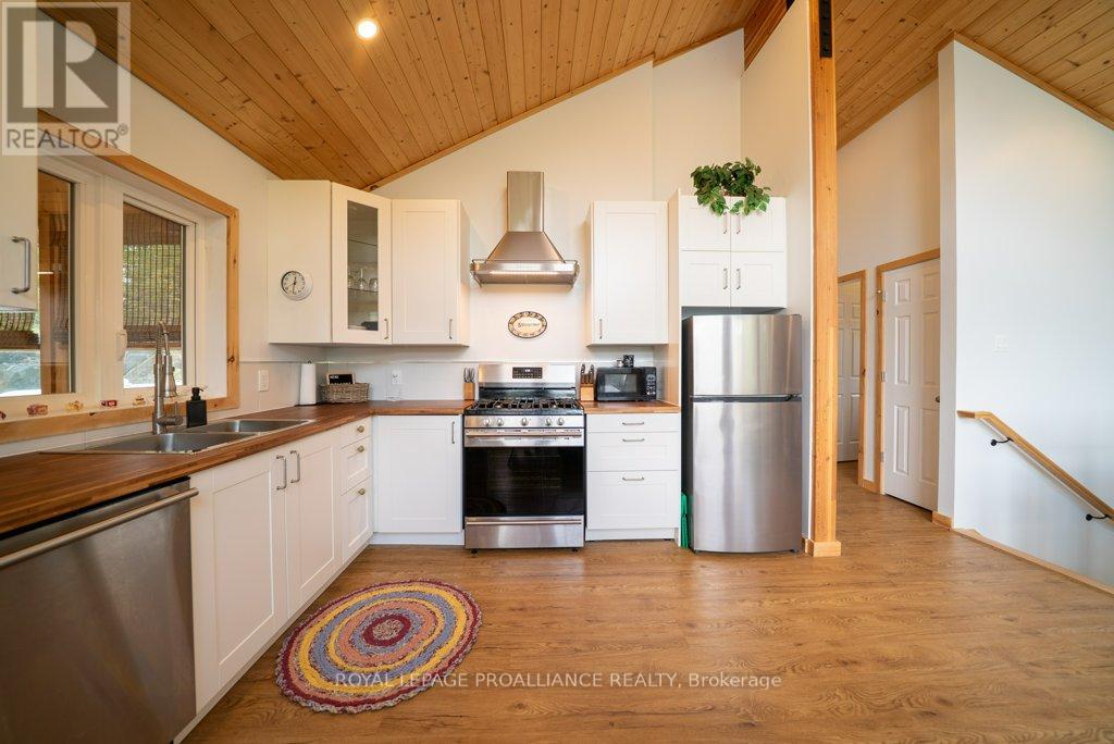 1053c Granite Terrace Lane, North Frontenac, Ontario  K0H 2J0 - Photo 13 - X12350623