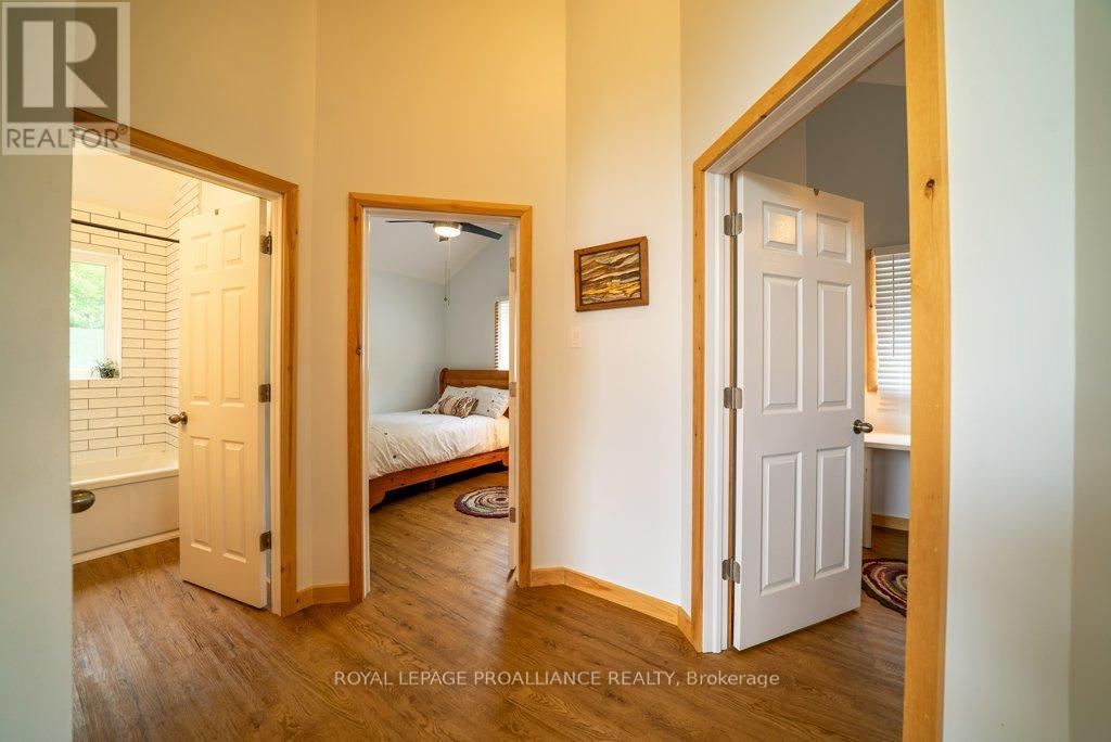 1053c Granite Terrace Lane, North Frontenac, Ontario  K0H 2J0 - Photo 17 - X12350623
