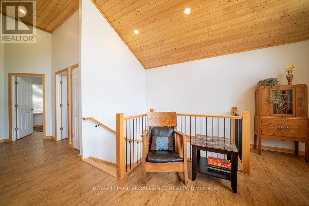 1053c Granite Terrace Lane, North Frontenac, Ontario  K0H 2J0 - Photo 23 - X12350623