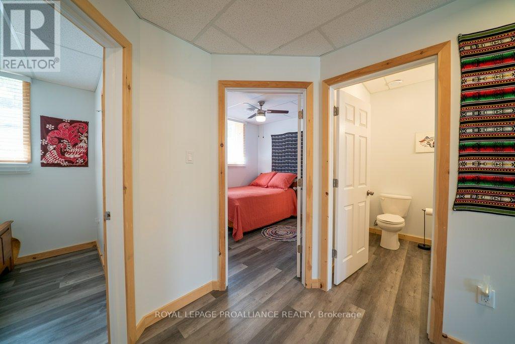 1053c Granite Terrace Lane, North Frontenac, Ontario  K0H 2J0 - Photo 28 - X12350623