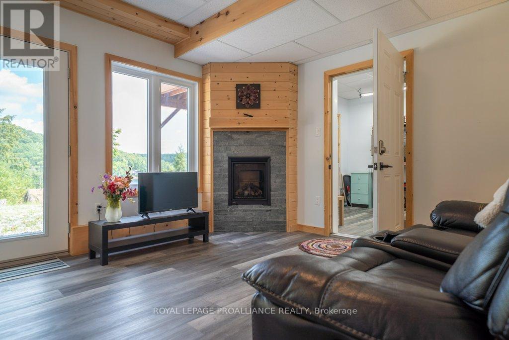 1053c Granite Terrace Lane, North Frontenac, Ontario  K0H 2J0 - Photo 32 - X12350623