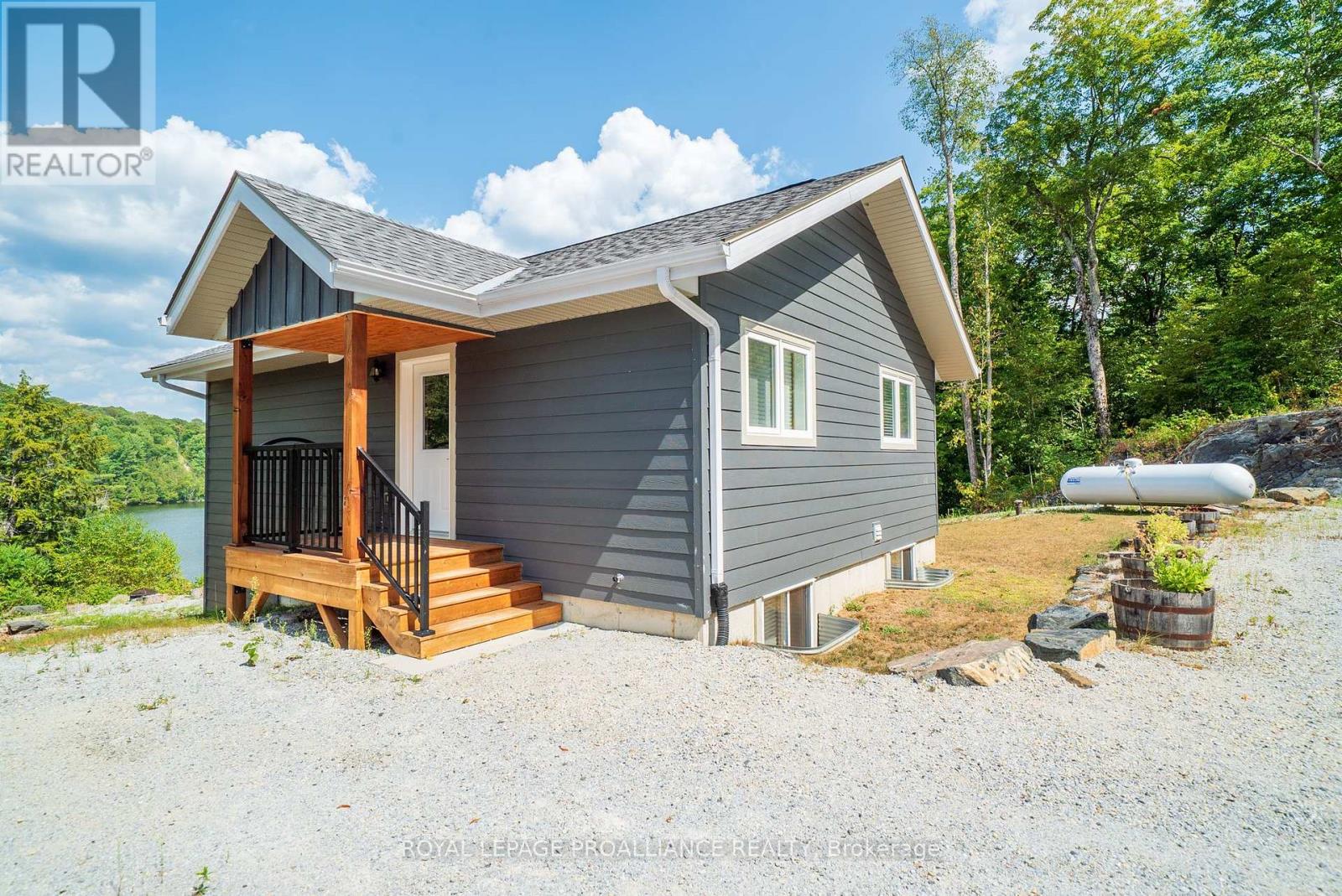 1053c Granite Terrace Lane, North Frontenac, Ontario  K0H 2J0 - Photo 4 - X12350623