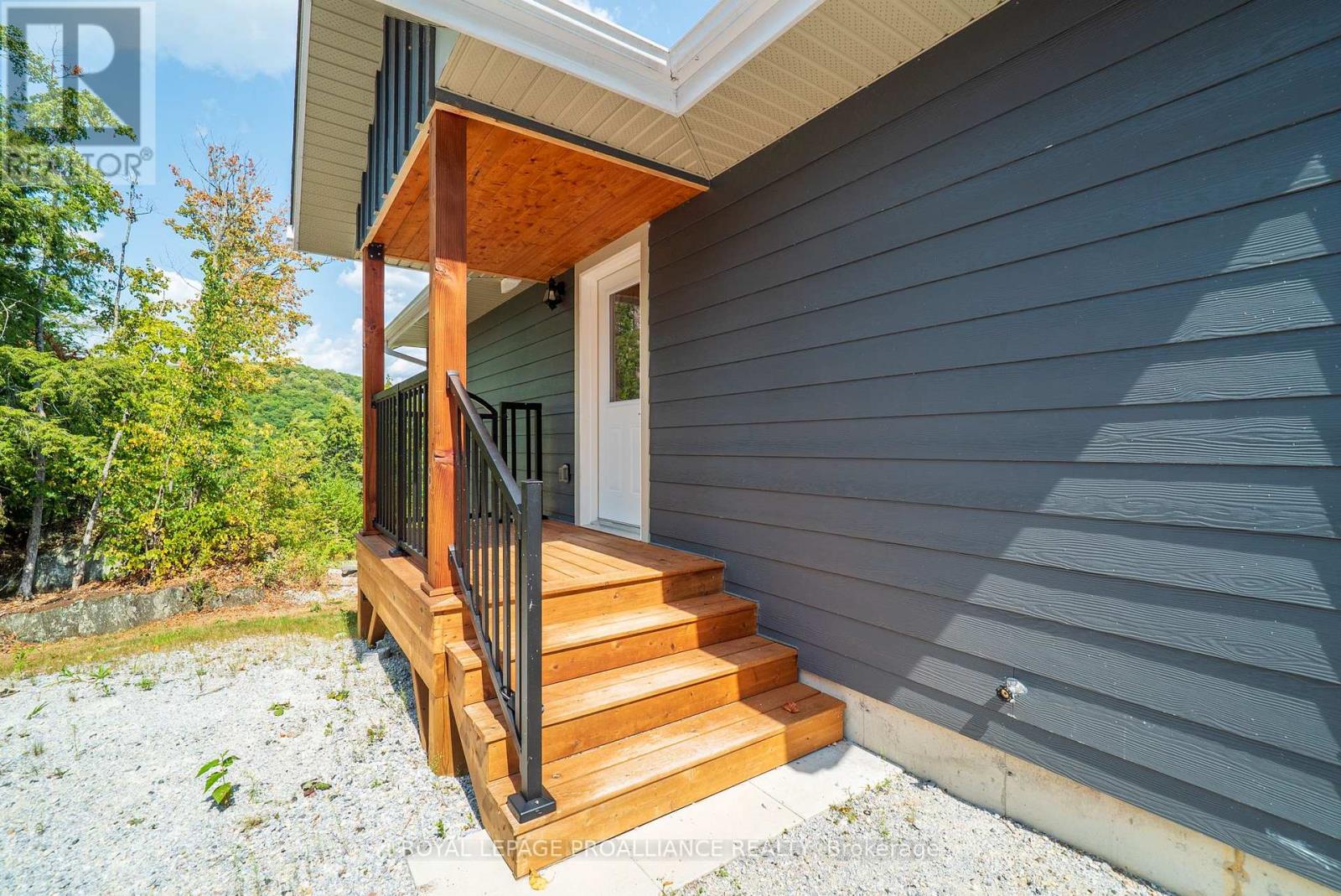 1053c Granite Terrace Lane, North Frontenac, Ontario  K0H 2J0 - Photo 5 - X12350623