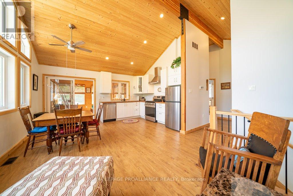 1053c Granite Terrace Lane, North Frontenac, Ontario  K0H 2J0 - Photo 8 - X12350623