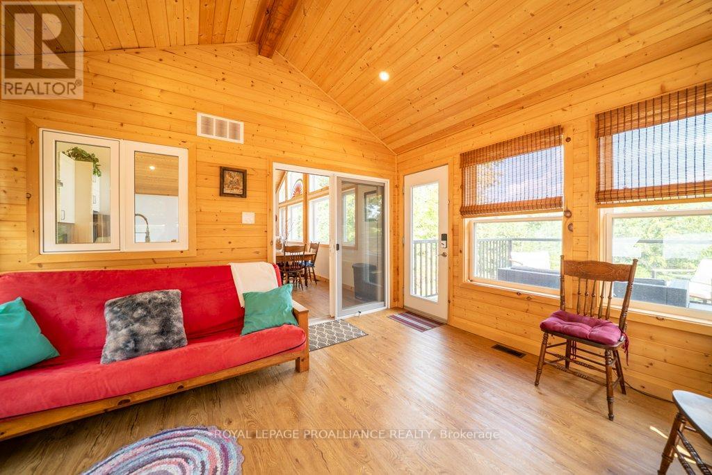 1053c Granite Terrace Lane, North Frontenac, Ontario  K0H 2J0 - Photo 9 - X12350623