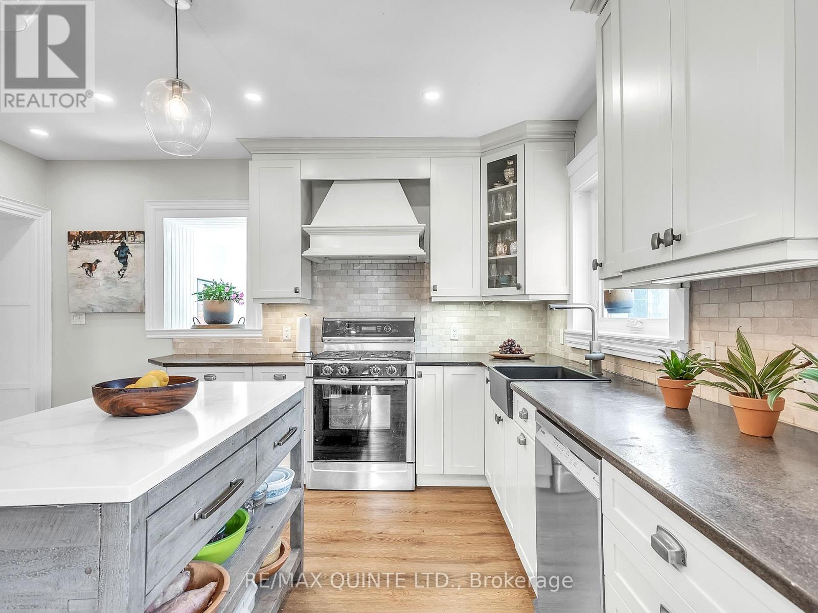 246 Charles Street, Belleville, Ontario  K8N 3M5 - Photo 11 - X12350640