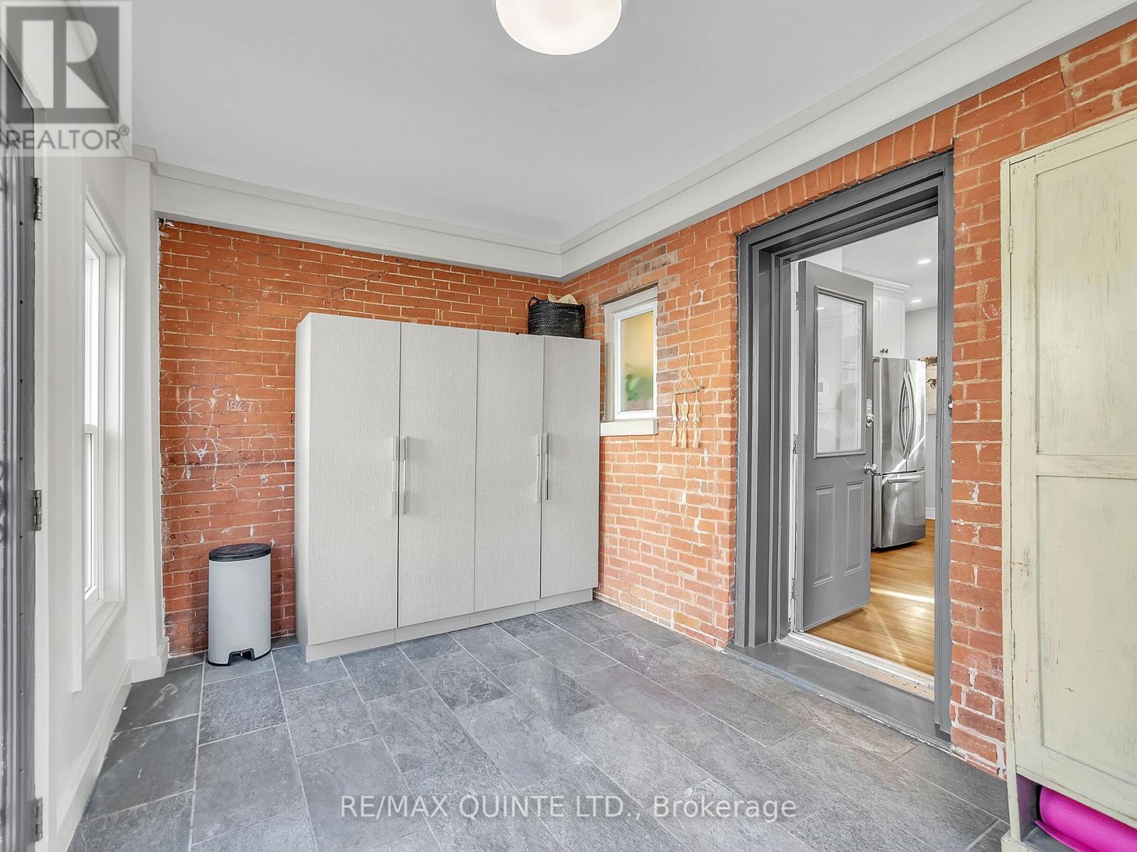 246 Charles Street, Belleville, Ontario  K8N 3M5 - Photo 15 - X12350640