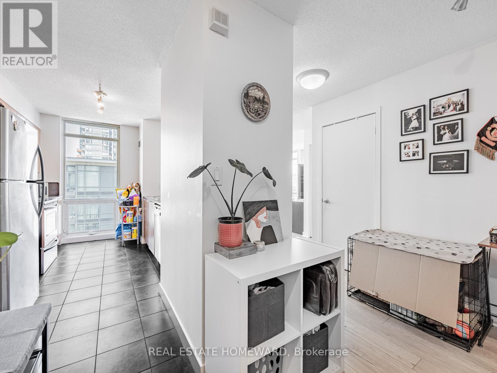 906 - 11 Brunel Court, Toronto (Waterfront Communities), Ontario  M5V 3Y3 - Photo 25 - C12350498