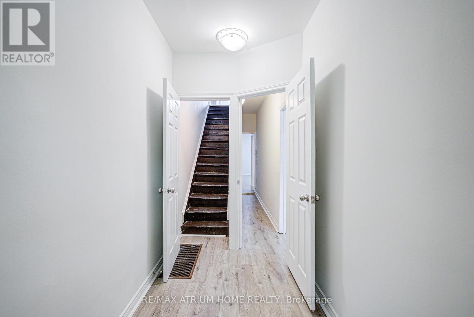 Property at 1000 DUNDAS STREET W image 3