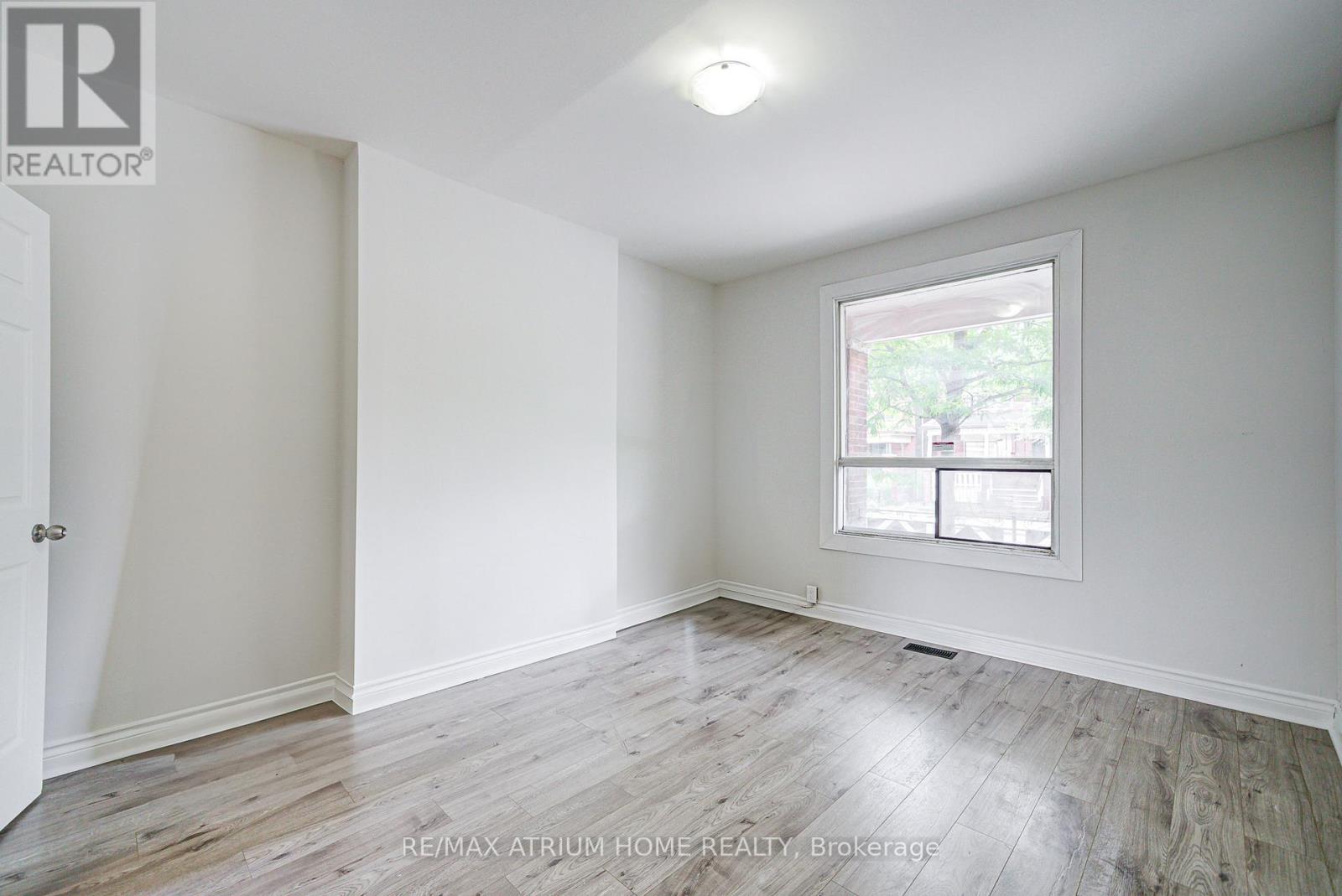 Property at 1000 DUNDAS STREET W image 4