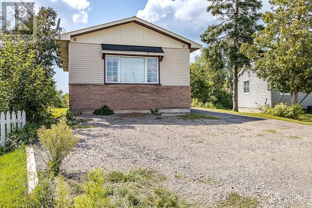 50 Fairview Ave, Sault Ste. Marie, Ontario  P6C 3B4 - Photo 1 - SM252289