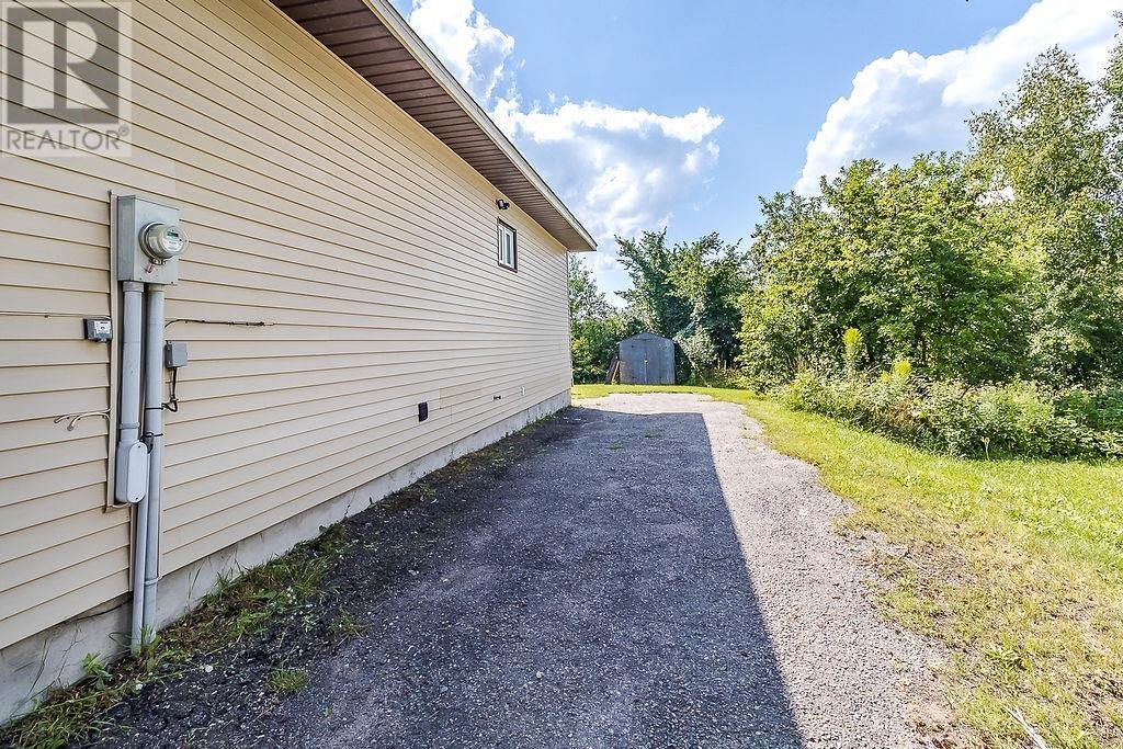 50 Fairview Ave, Sault Ste. Marie, Ontario  P6C 3B4 - Photo 2 - SM252289