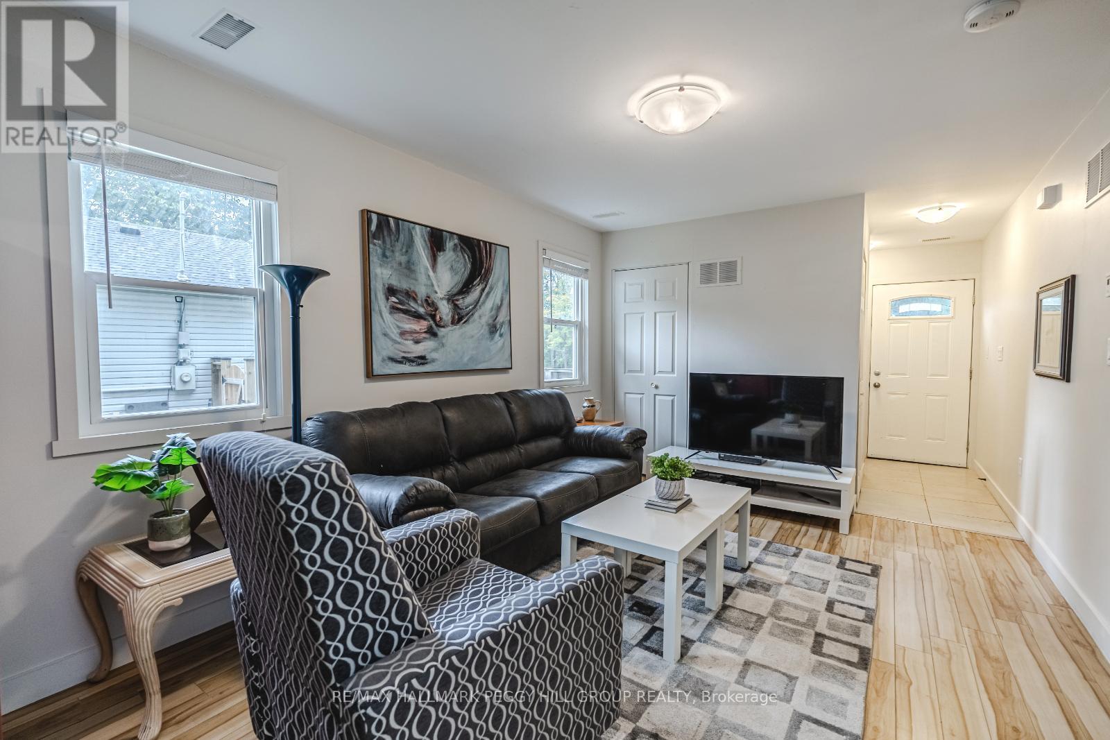 Property at 703 CHESTNUT STREET image 2