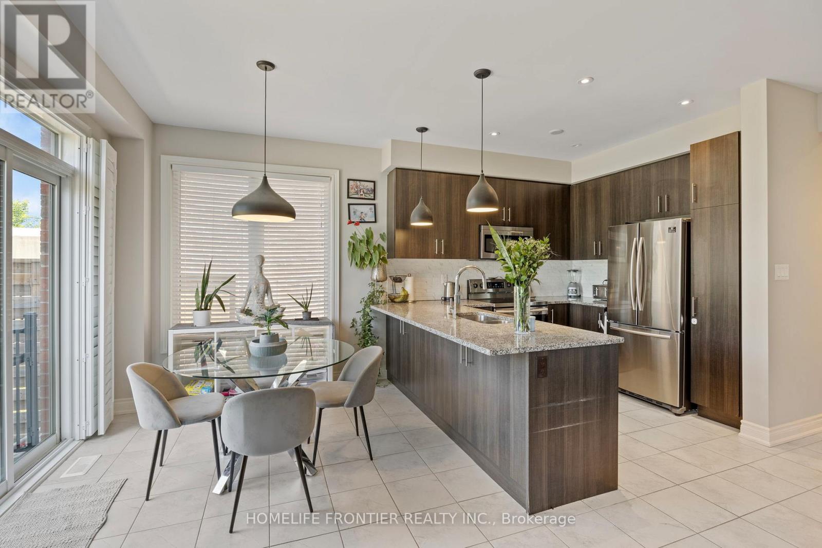 10 Festival Court, East Gwillimbury (Sharon), Ontario  L9N 0N8 - Photo 21 - N12350483
