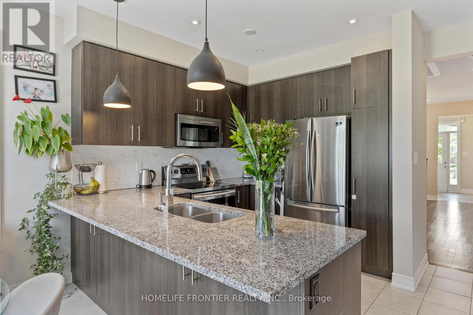 10 Festival Court, East Gwillimbury (Sharon), Ontario  L9N 0N8 - Photo 24 - N12350483