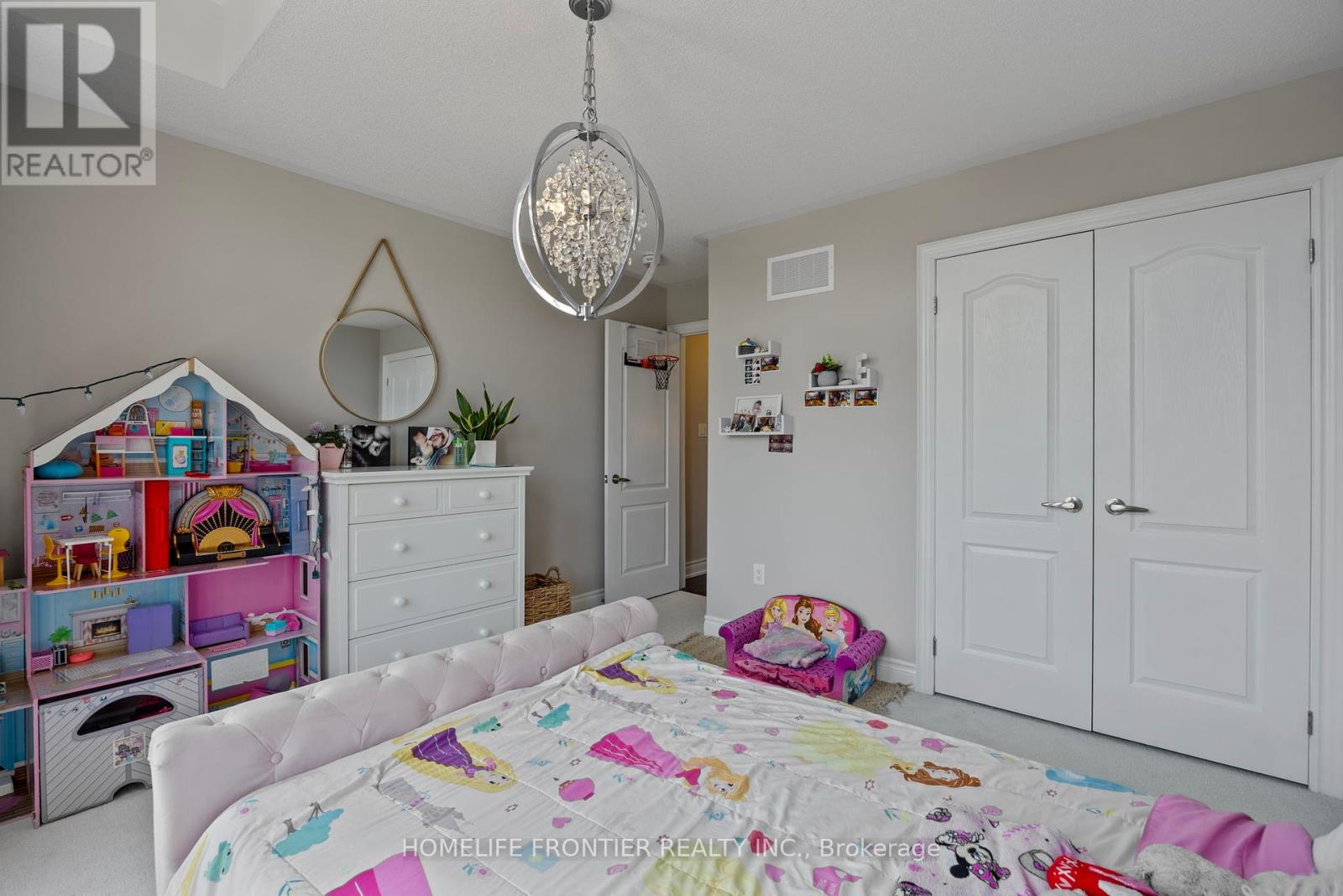 10 Festival Court, East Gwillimbury (Sharon), Ontario  L9N 0N8 - Photo 39 - N12350483