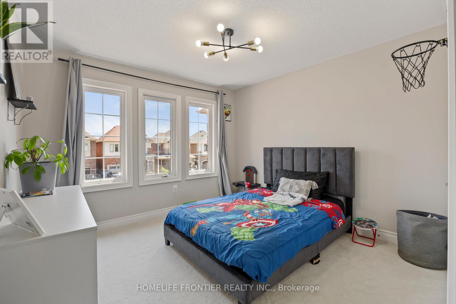 10 Festival Court, East Gwillimbury (Sharon), Ontario  L9N 0N8 - Photo 40 - N12350483