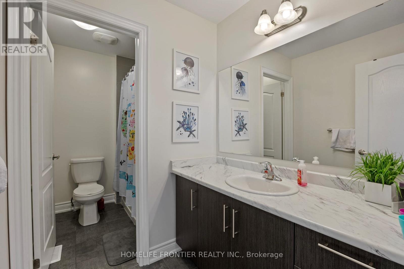 10 Festival Court, East Gwillimbury (Sharon), Ontario  L9N 0N8 - Photo 42 - N12350483