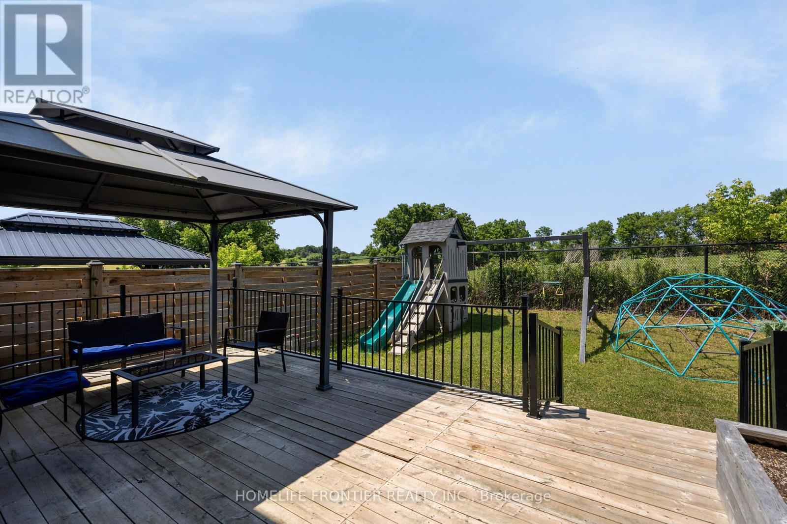10 Festival Court, East Gwillimbury (Sharon), Ontario  L9N 0N8 - Photo 43 - N12350483