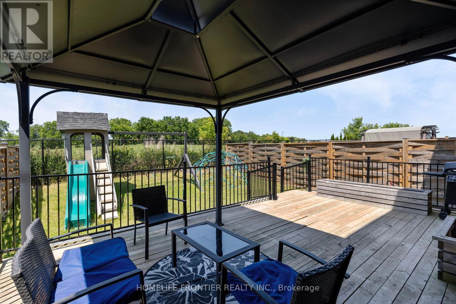 10 Festival Court, East Gwillimbury (Sharon), Ontario  L9N 0N8 - Photo 44 - N12350483