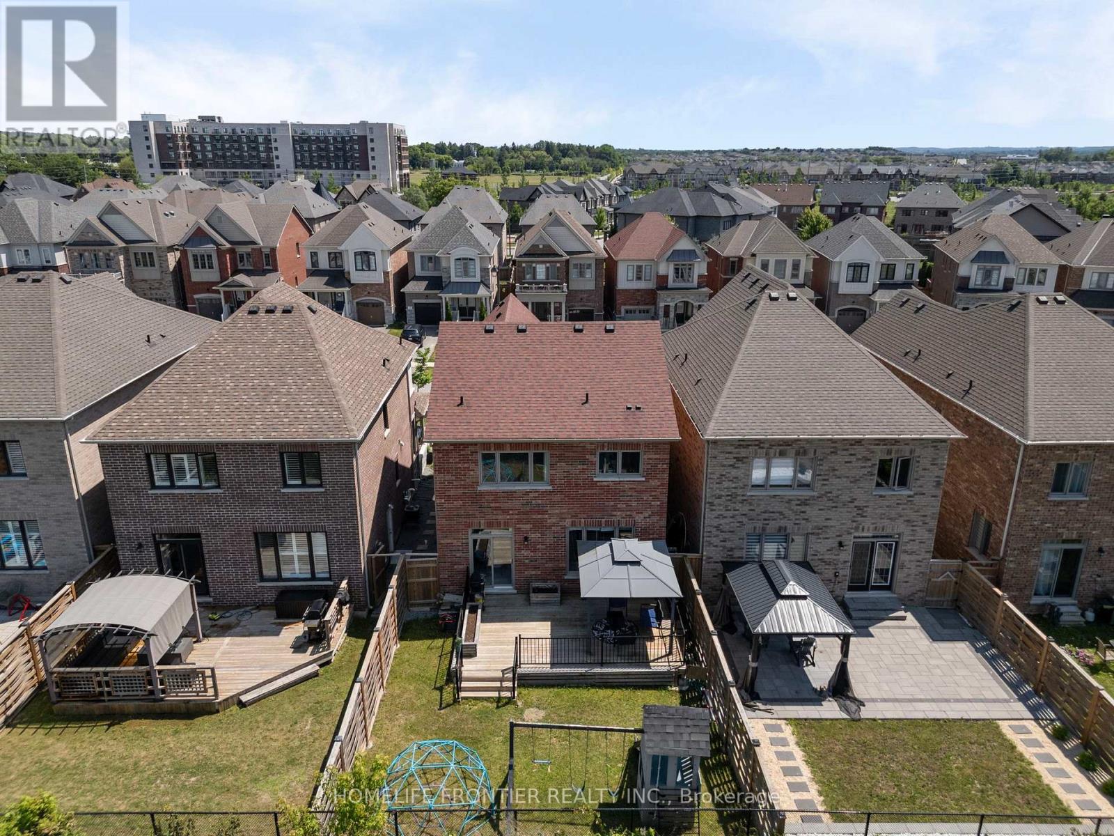 10 Festival Court, East Gwillimbury (Sharon), Ontario  L9N 0N8 - Photo 48 - N12350483