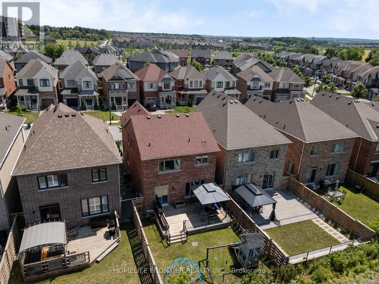 10 Festival Court, East Gwillimbury (Sharon), Ontario  L9N 0N8 - Photo 49 - N12350483