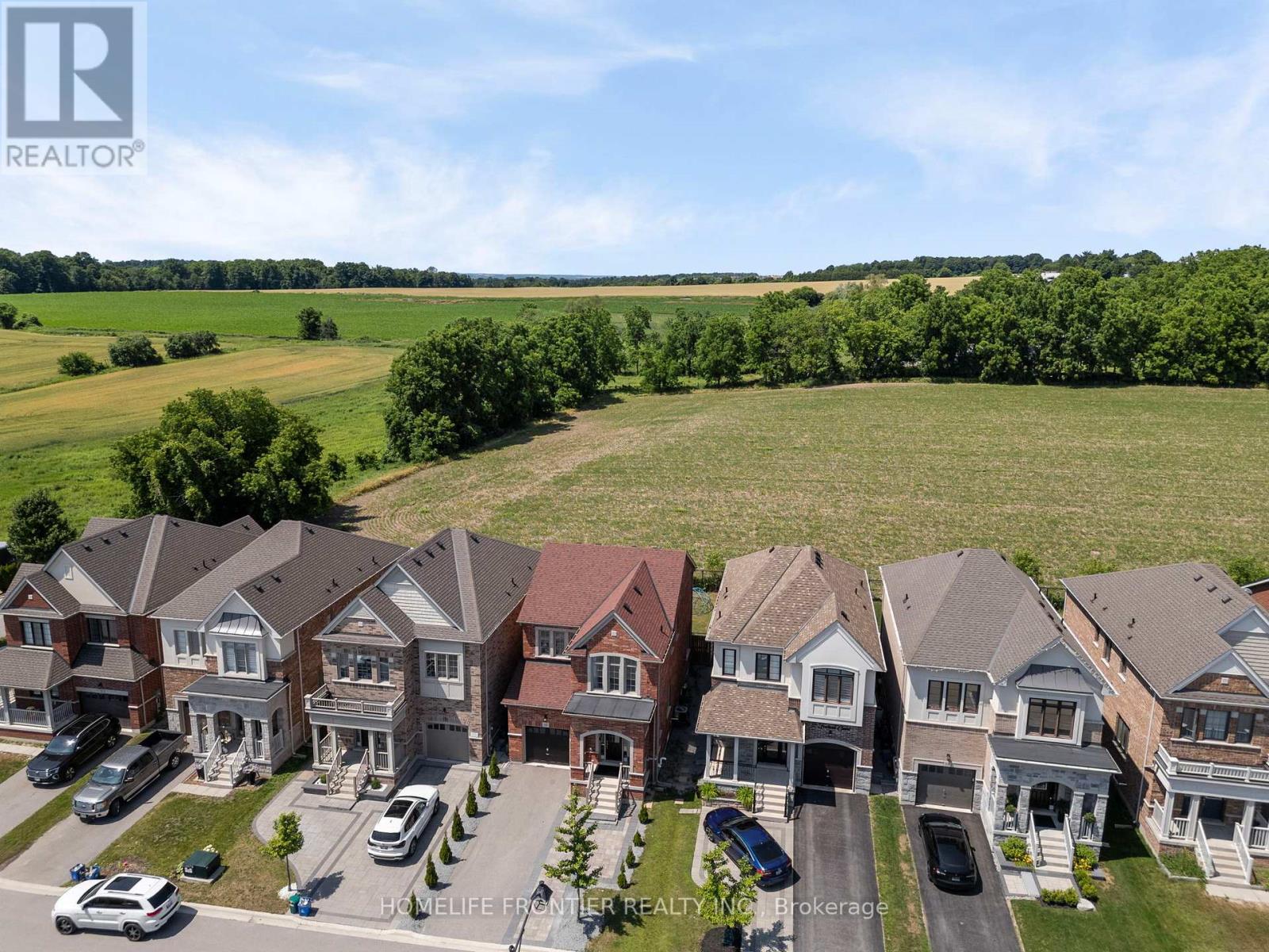 10 Festival Court, East Gwillimbury (Sharon), Ontario  L9N 0N8 - Photo 8 - N12350483