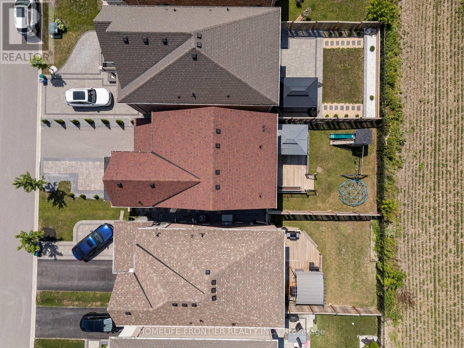 10 Festival Court, East Gwillimbury (Sharon), Ontario  L9N 0N8 - Photo 9 - N12350483