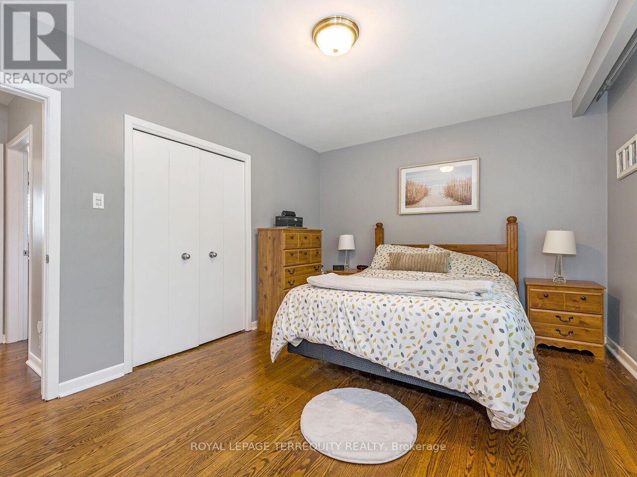 21 Pylon Place, Toronto (Elms-Old Rexdale), Ontario  M9W 2P3 - Photo 11 - W12350569