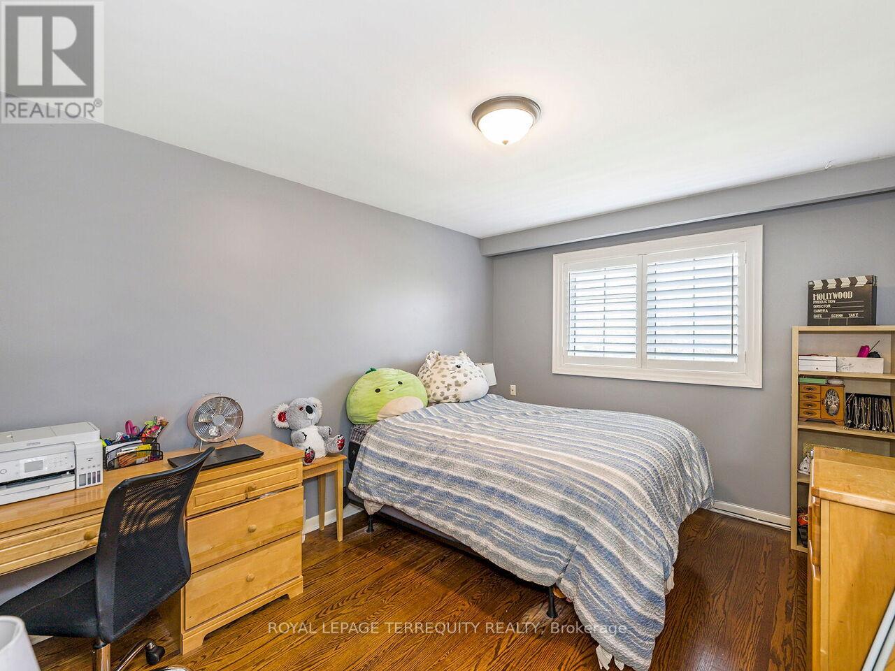 21 Pylon Place, Toronto (Elms-Old Rexdale), Ontario  M9W 2P3 - Photo 15 - W12350569