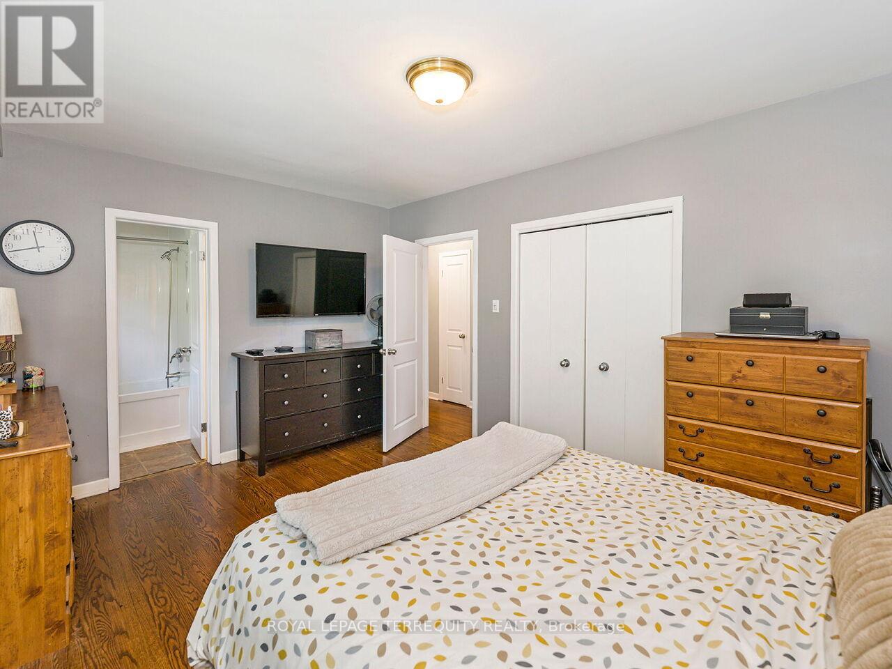 21 Pylon Place, Toronto (Elms-Old Rexdale), Ontario  M9W 2P3 - Photo 16 - W12350569