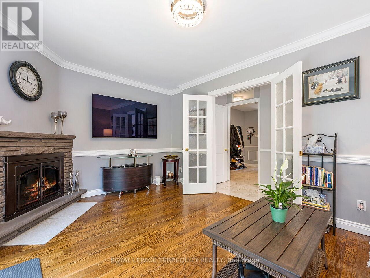 21 Pylon Place, Toronto (Elms-Old Rexdale), Ontario  M9W 2P3 - Photo 19 - W12350569
