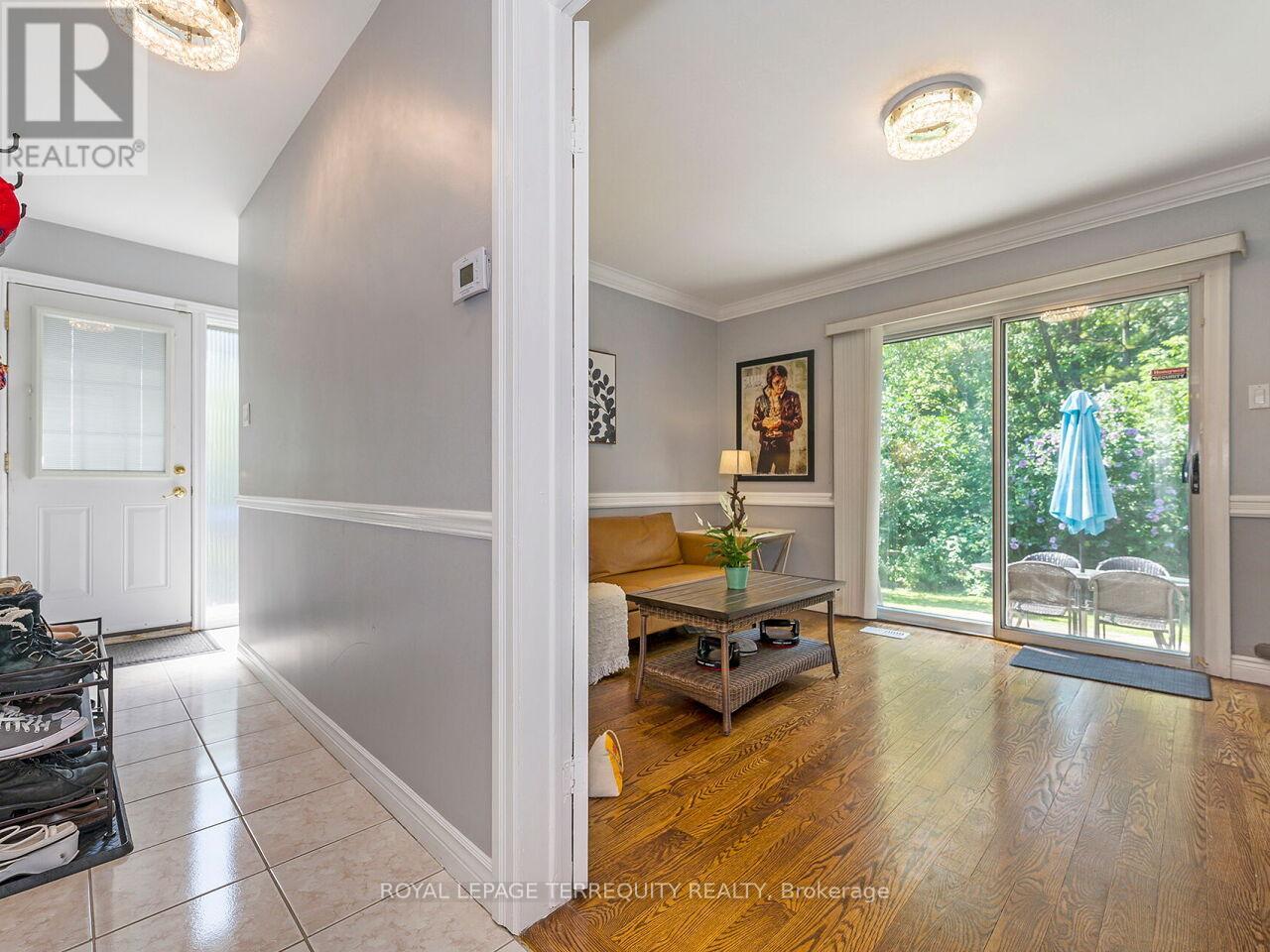 21 Pylon Place, Toronto (Elms-Old Rexdale), Ontario  M9W 2P3 - Photo 21 - W12350569