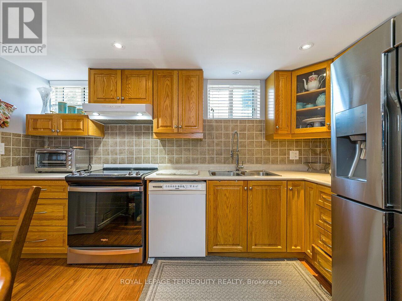 21 Pylon Place, Toronto (Elms-Old Rexdale), Ontario  M9W 2P3 - Photo 44 - W12350569
