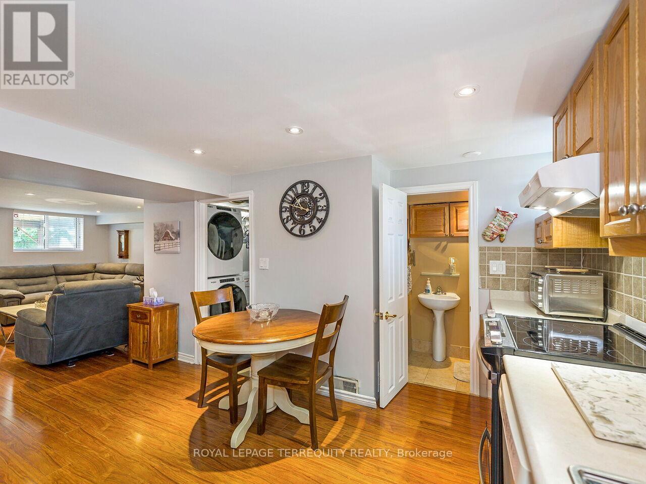 21 Pylon Place, Toronto (Elms-Old Rexdale), Ontario  M9W 2P3 - Photo 45 - W12350569