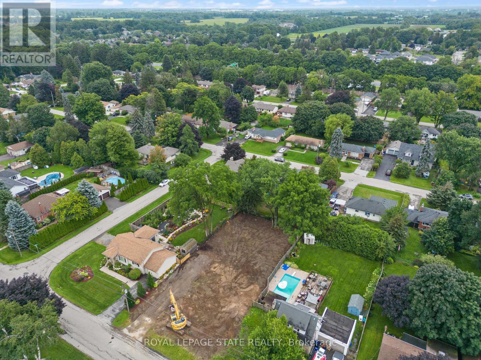 28 Calvin Street, Hamilton, Ontario L9G 2G3 - Photo 6 - X12350502