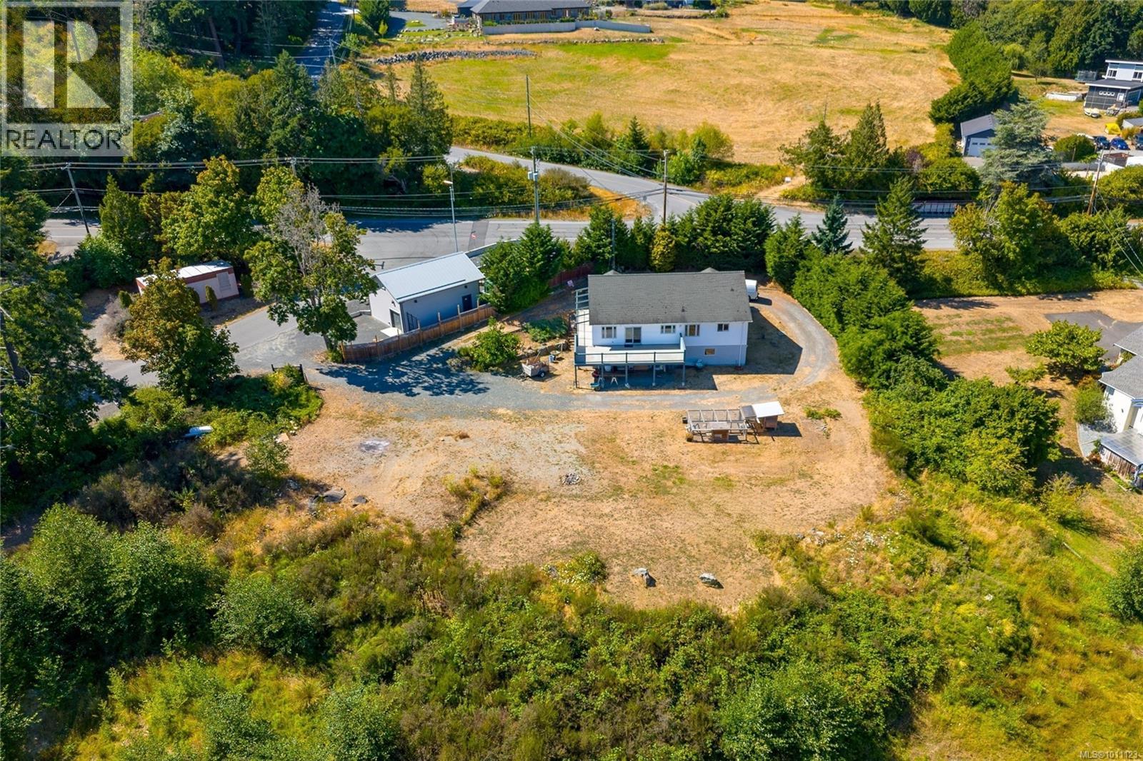 Property at 681 Lombard Dr image 2