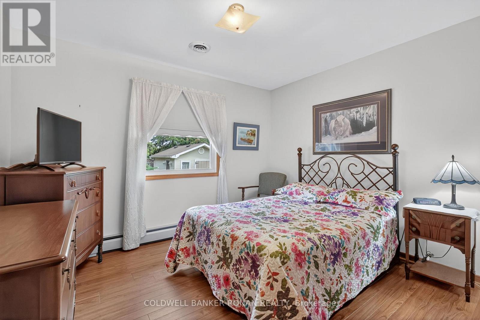 8 Douglas Drive, New Tecumseth, Ontario  L9R 1J9 - Photo 18 - N12350600