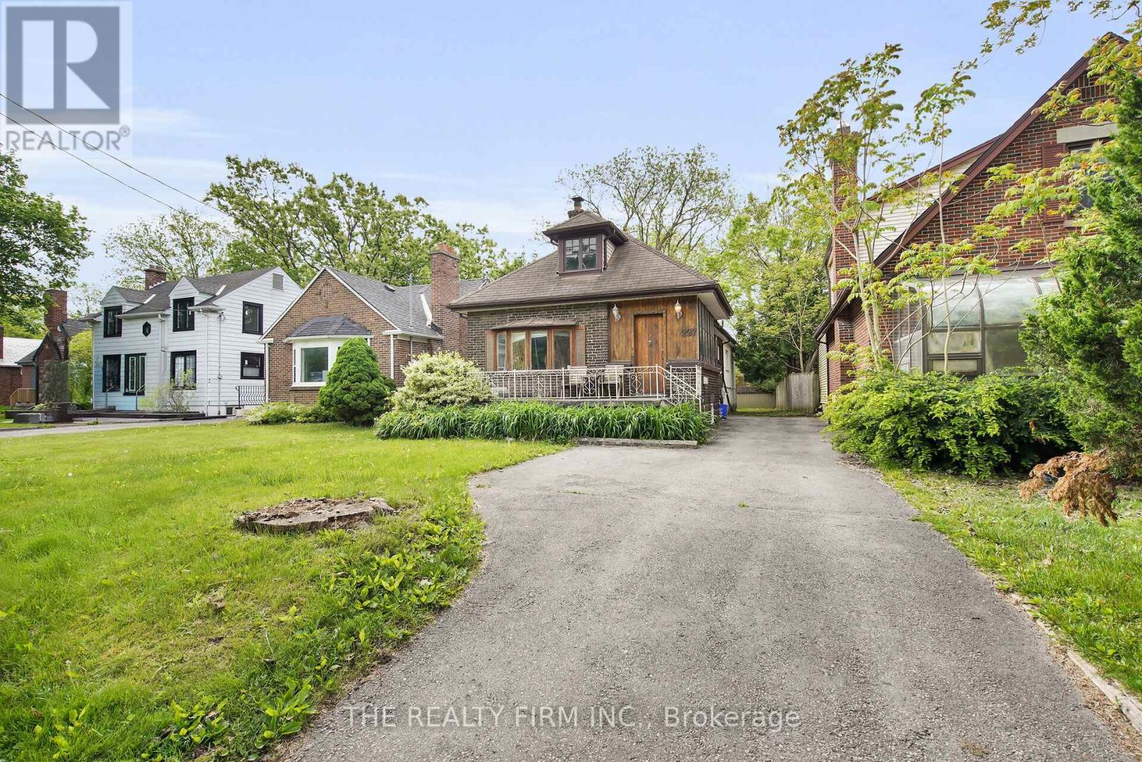 Property at 227 EPWORTH AVENUE image 3
