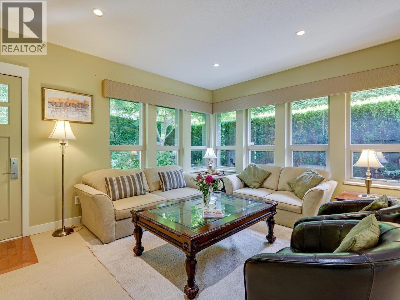 Property at 177 W QUEENS ROAD image 4