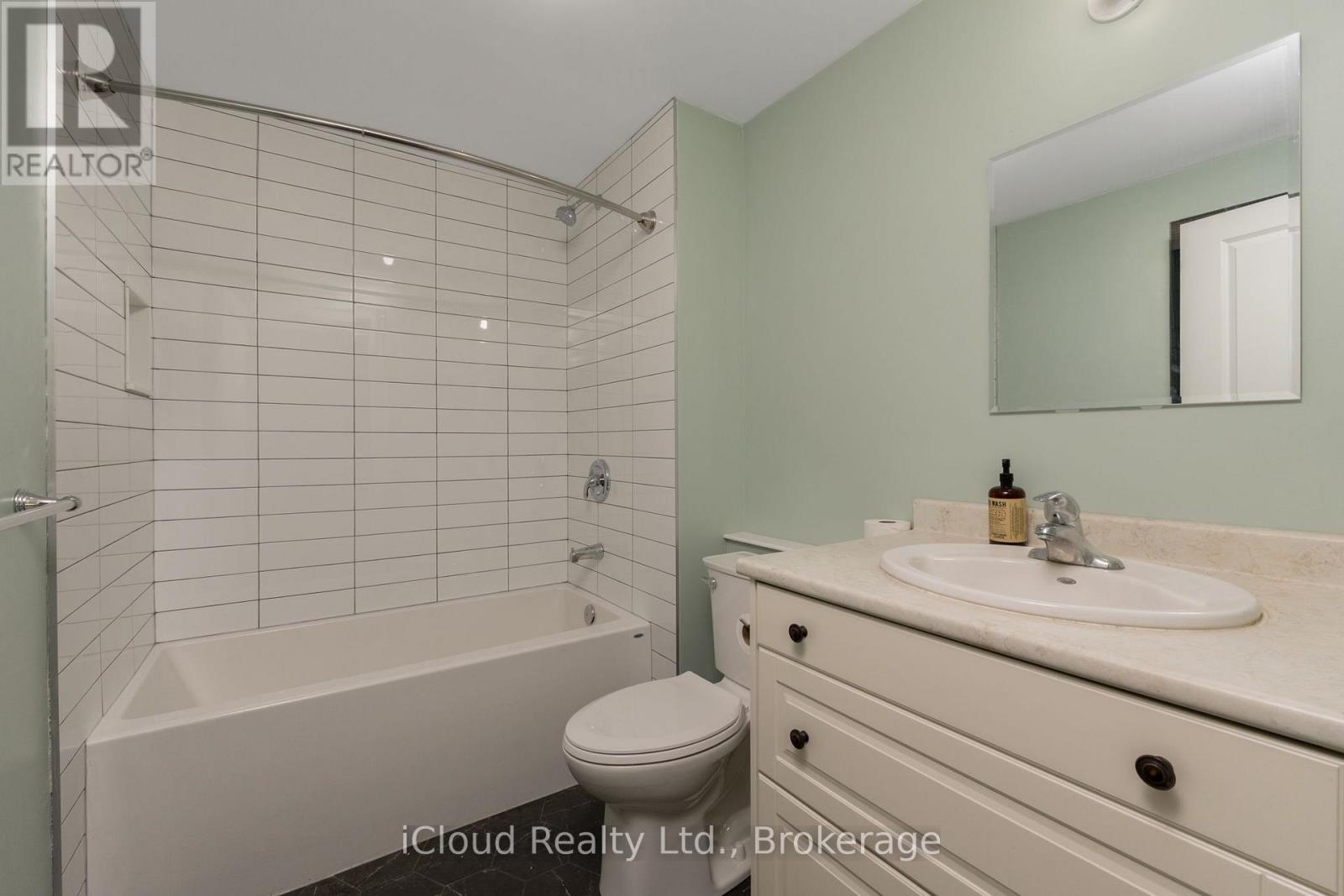 14 Young Street W, Waterloo, Ontario  N2L 2Y8 - Photo 44 - X12291064