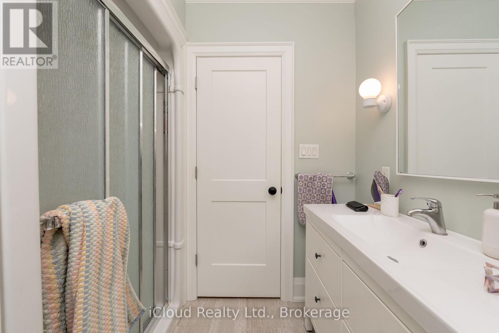 14 Young Street W, Waterloo, Ontario  N2L 2Y8 - Photo 17 - X12291064