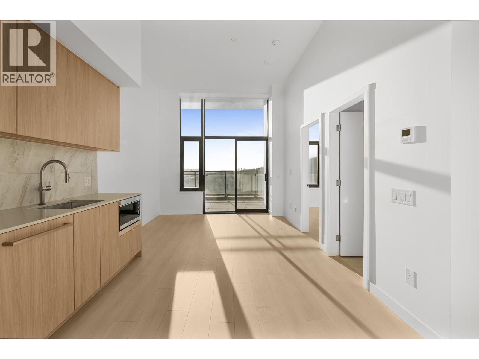 2804 626 Claremont Street, Coquitlam, British Columbia  V3J 0T1 - Photo 3 - R3037730
