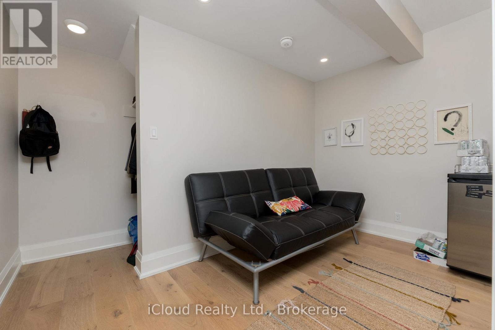 14 Young Street W, Waterloo, Ontario  N2L 2Y8 - Photo 18 - X12291064