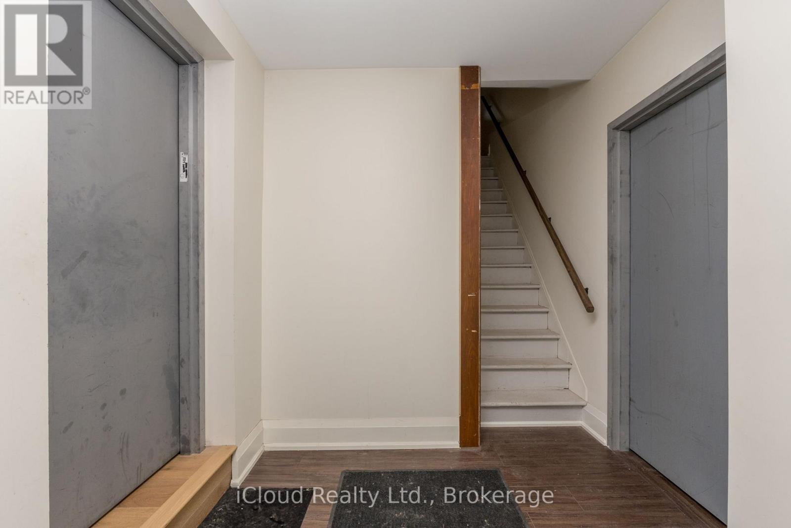 14 Young Street W, Waterloo, Ontario  N2L 2Y8 - Photo 46 - X12291064