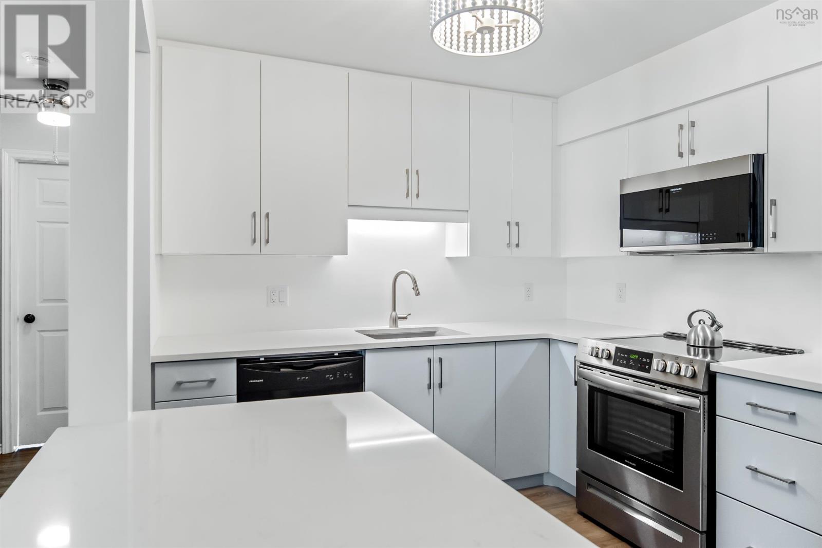309 87 Kearney Lake Road, Halifax, Nova Scotia