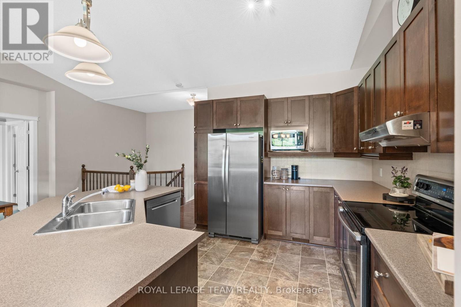 920 Burwash Landing Bay, Ottawa, Ontario  K2W 0C8 - Photo 12 - X12350773
