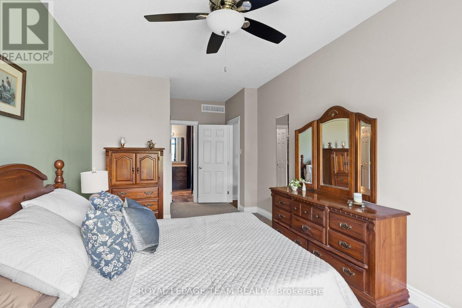 920 Burwash Landing Bay, Ottawa, Ontario  K2W 0C8 - Photo 24 - X12350773